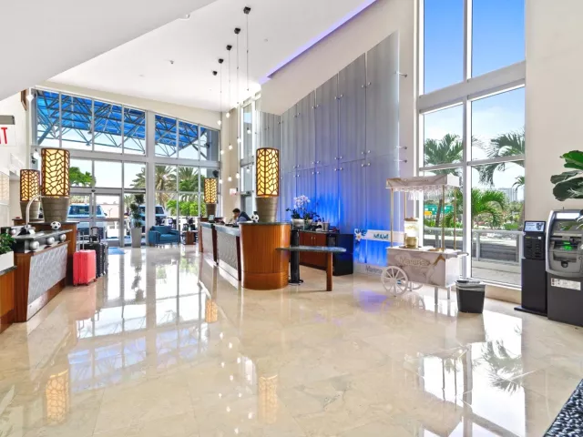 1-bedroom condo for sale in Sunny Isles Beach - 18683 Collins Avenue 1403 - MondialRealty