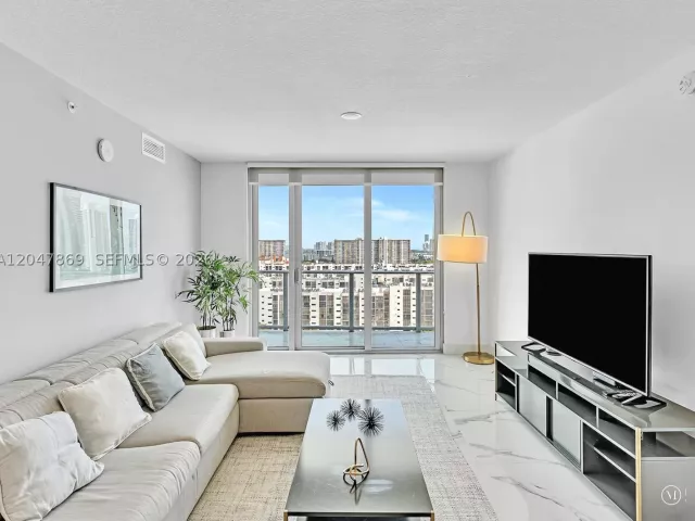 2-bedroom condo for rent in Sunny Isles Beach - 300 Sunny Isles Blvd 4-1503 - MondialRealty