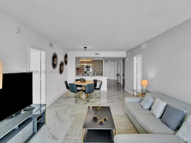 2-bedroom condo for rent in Sunny Isles Beach - 300 Sunny Isles Blvd 4-1503 - MondialRealty