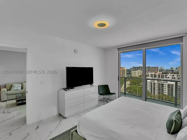 2-bedroom condo for rent in Sunny Isles Beach - 300 Sunny Isles Blvd 4-1503 - MondialRealty