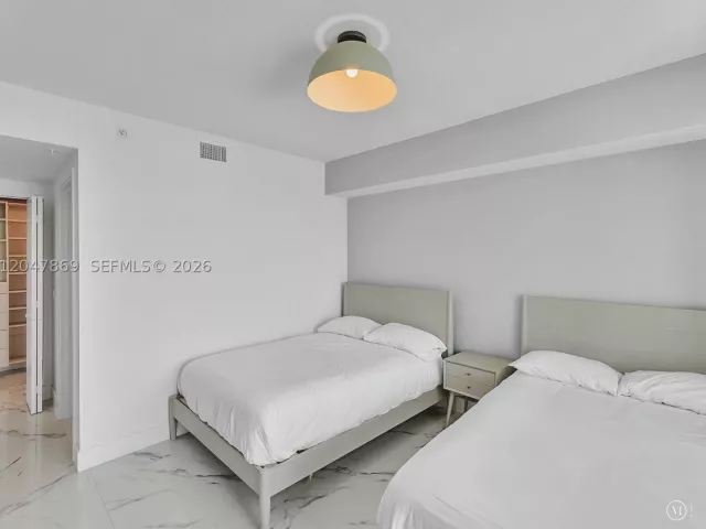 2-bedroom condo for rent in Sunny Isles Beach - 300 Sunny Isles Blvd 4-1503 - MondialRealty