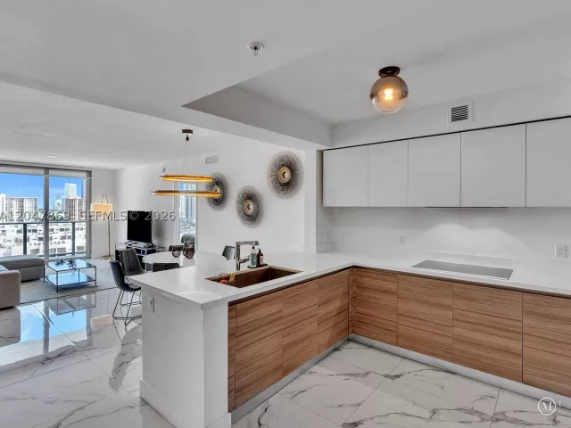 2-bedroom condo for rent in Sunny Isles Beach - 300 Sunny Isles Blvd 4-1503 - MondialRealty