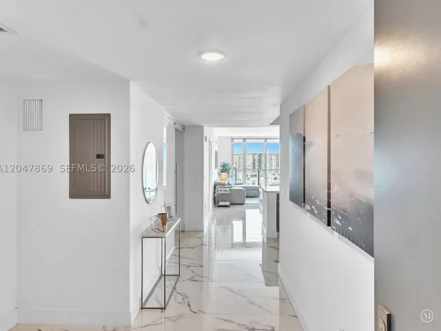 2-bedroom condo for rent in Sunny Isles Beach - 300 Sunny Isles Blvd 4-1503 - MondialRealty