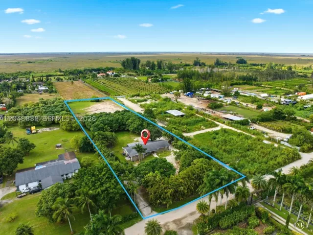 3-bedroom home for sale in Miami - 15490 SW 209th Ave - MondialRealty