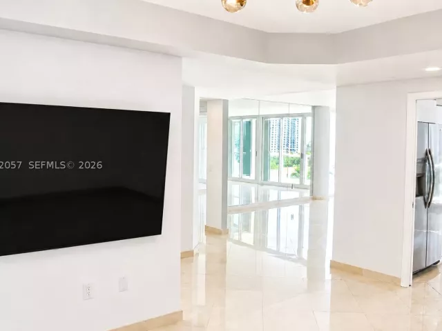 2-bedroom condo for sale in Sunny Isles Beach - 16400 Collins Ave 542 - MondialRealty