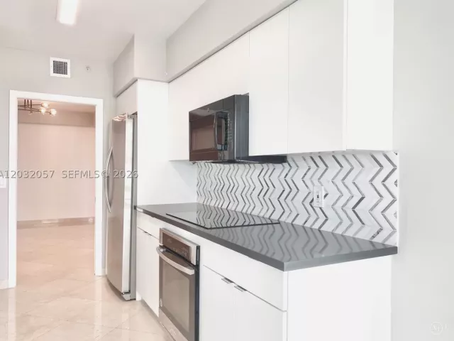 2-bedroom condo for sale in Sunny Isles Beach - 16400 Collins Ave 542 - MondialRealty