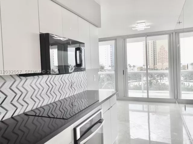 2-bedroom condo for sale in Sunny Isles Beach - 16400 Collins Ave 542 - MondialRealty