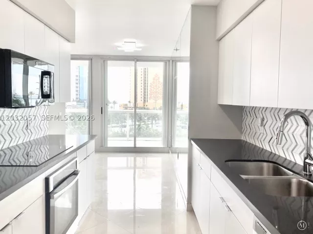 2-bedroom condo for sale in Sunny Isles Beach - 16400 Collins Ave 542 - MondialRealty