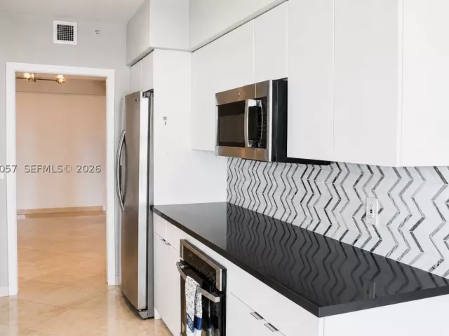 2-bedroom condo for sale in Sunny Isles Beach - 16400 Collins Ave 542 - MondialRealty