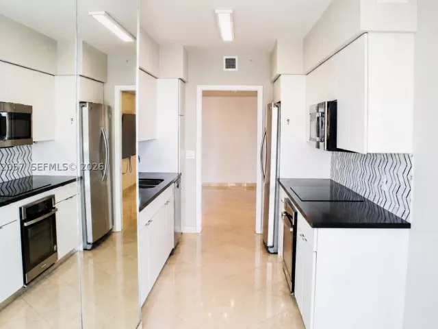 2-bedroom condo for sale in Sunny Isles Beach - 16400 Collins Ave 542 - MondialRealty