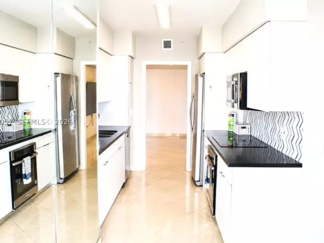 2-bedroom condo for sale in Sunny Isles Beach - 16400 Collins Ave 542 - MondialRealty