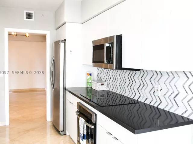 2-bedroom condo for sale in Sunny Isles Beach - 16400 Collins Ave 542 - MondialRealty