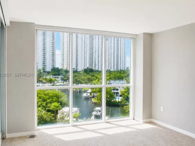 2-bedroom condo for sale in Sunny Isles Beach - 16400 Collins Ave 542 - MondialRealty