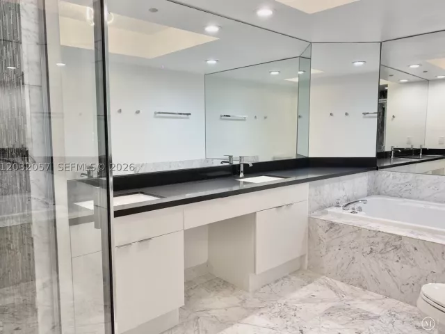 2-bedroom condo for sale in Sunny Isles Beach - 16400 Collins Ave 542 - MondialRealty