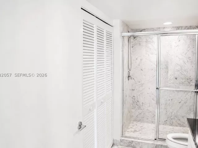 2-bedroom condo for sale in Sunny Isles Beach - 16400 Collins Ave 542 - MondialRealty