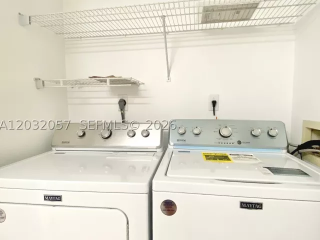 2-bedroom condo for sale in Sunny Isles Beach - 16400 Collins Ave 542 - MondialRealty