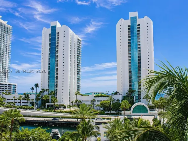 2-bedroom condo for sale in Sunny Isles Beach - 16400 Collins Ave 542 - MondialRealty