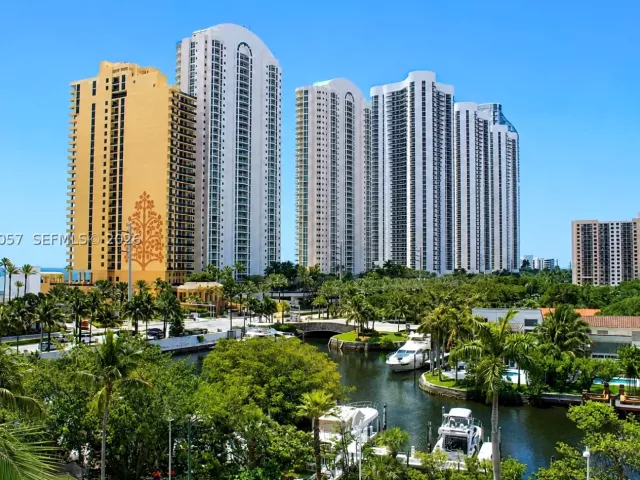 2-bedroom condo for sale in Sunny Isles Beach - 16400 Collins Ave 542 - MondialRealty