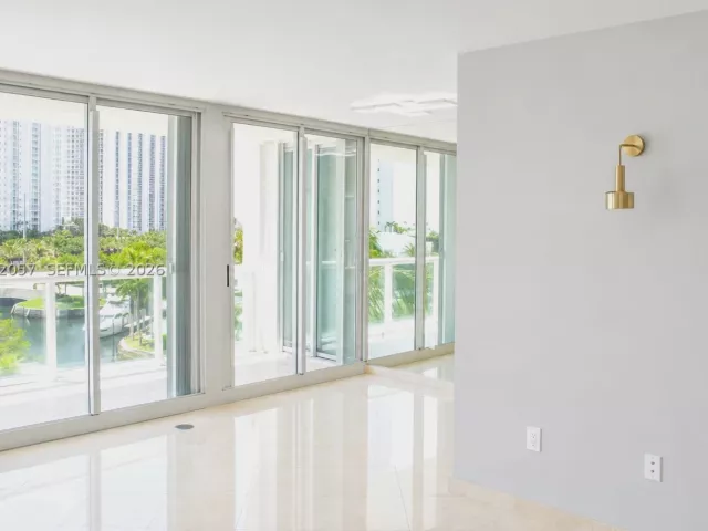 2-bedroom condo for sale in Sunny Isles Beach - 16400 Collins Ave 542 - MondialRealty