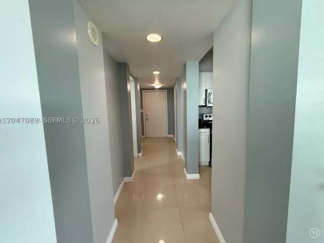 2-bedroom condo for sale in Surfside - 9201 Collins Ave 521 - MondialRealty