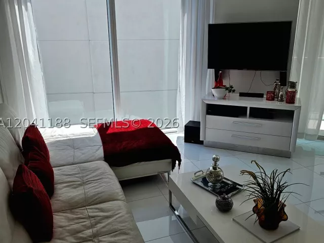 3-bedroom condo for rent in Sunny Isles Beach - 150 Sunny Isles Blvd 1-1001 - MondialRealty