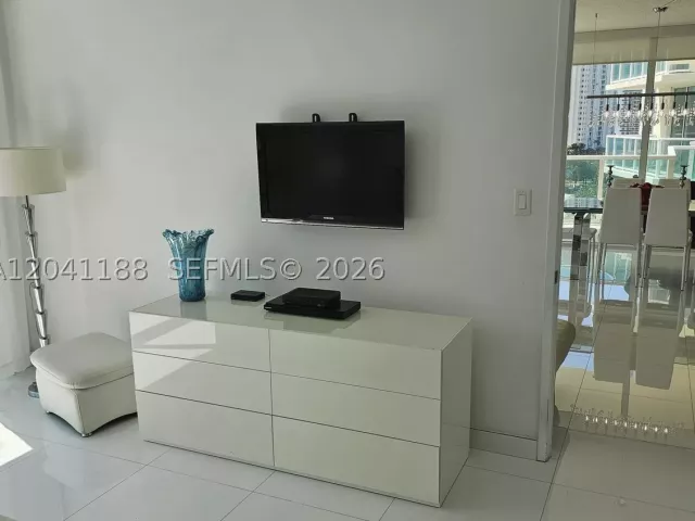 3-bedroom condo for rent in Sunny Isles Beach - 150 Sunny Isles Blvd 1-1001 - MondialRealty