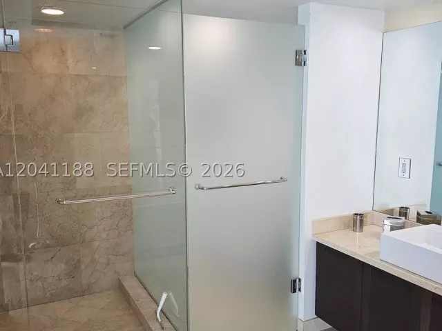 3-bedroom condo for rent in Sunny Isles Beach - 150 Sunny Isles Blvd 1-1001 - MondialRealty