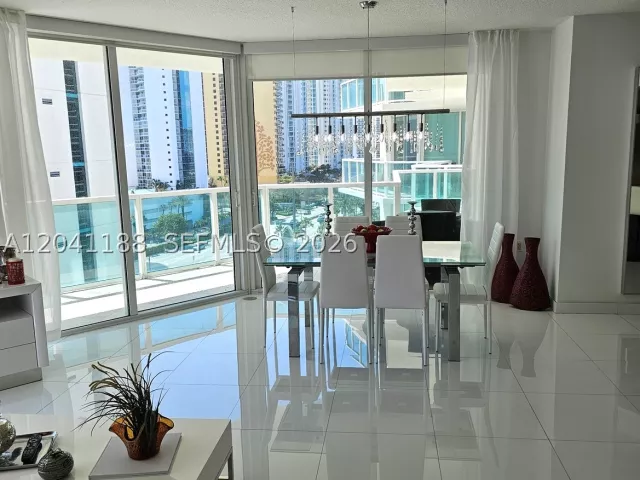 3-bedroom condo for rent in Sunny Isles Beach - 150 Sunny Isles Blvd 1-1001 - MondialRealty