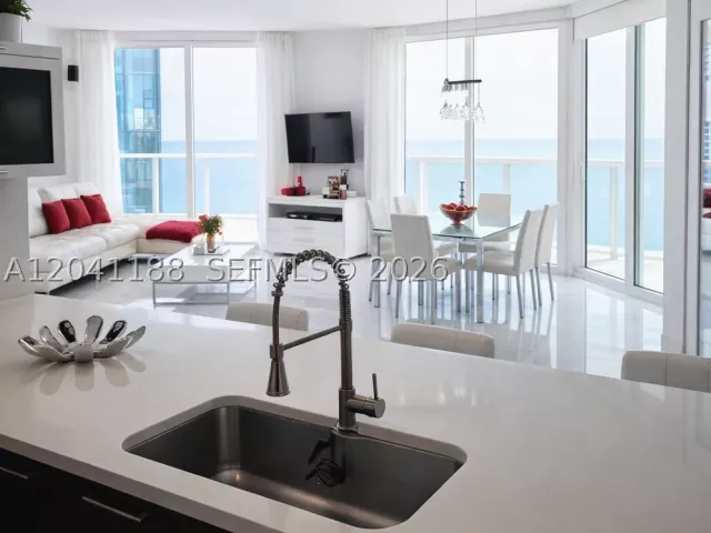 3-bedroom condo for rent in Sunny Isles Beach - 150 Sunny Isles Blvd 1-1001 - MondialRealty