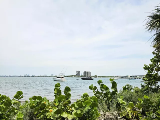 1-bedroom condo for sale in Miami - 488 NE 18th Street Apt 3508 - MondialRealty