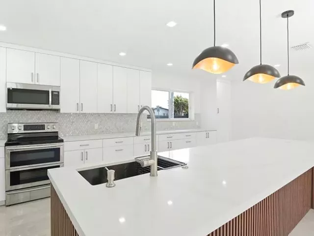 4-bedroom home for sale in Miami - 21020 Highland Lakes Boulevard - MondialRealty