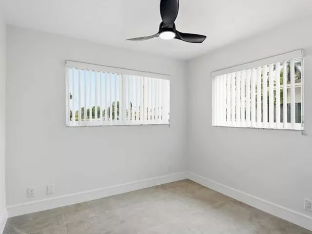 4-bedroom home for sale in Miami - 21020 Highland Lakes Boulevard - MondialRealty