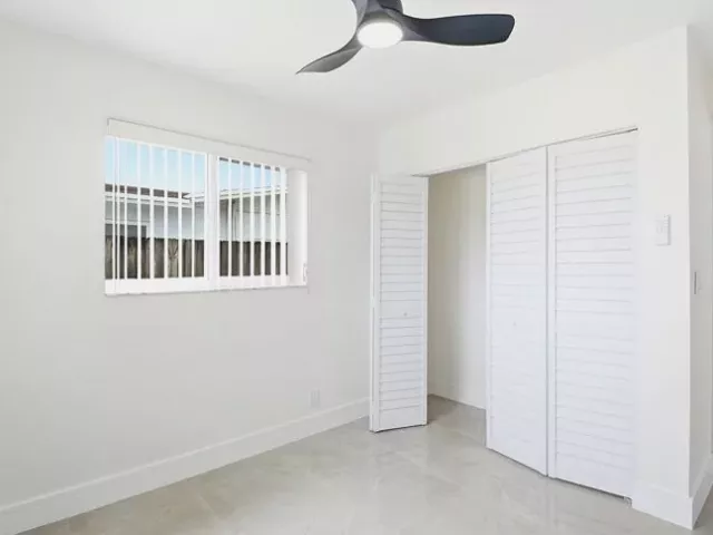 4-bedroom home for sale in Miami - 21020 Highland Lakes Boulevard - MondialRealty