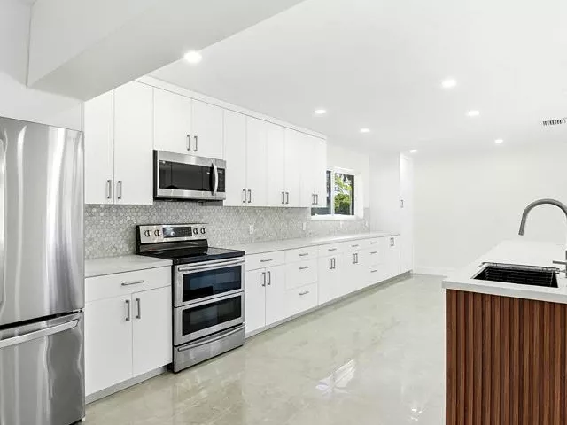 4-bedroom home for sale in Miami - 21020 Highland Lakes Boulevard - MondialRealty