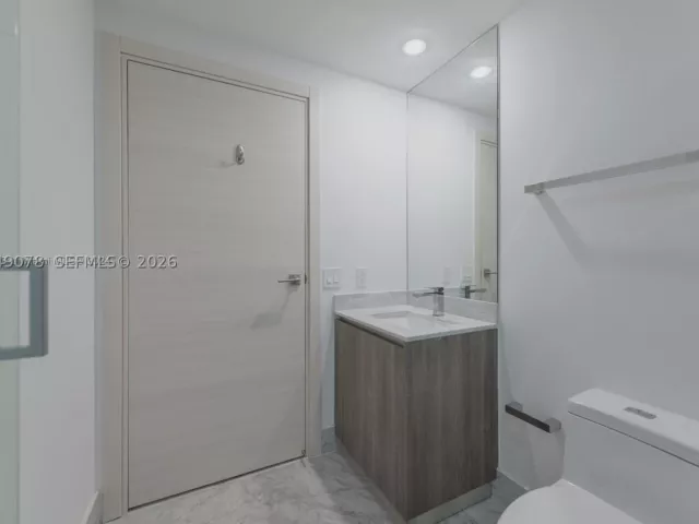 2-bedroom condo for rent in Miami - 801 S Miami Ave 1702 - MondialRealty