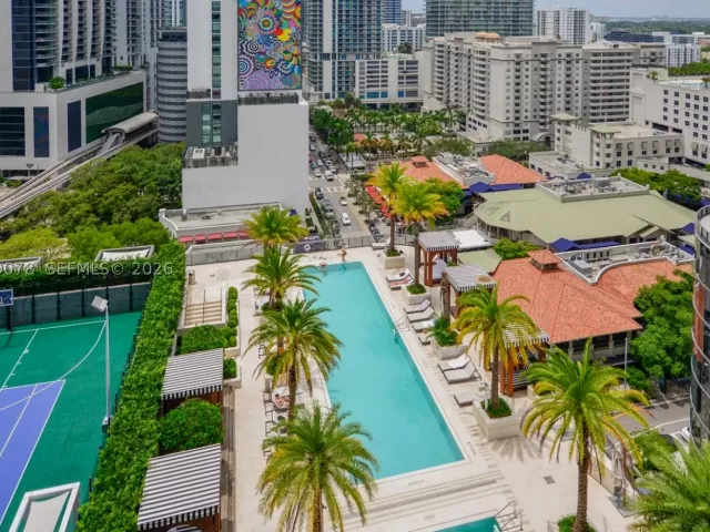 2-bedroom condo for rent in Miami - 801 S Miami Ave 1702 - MondialRealty