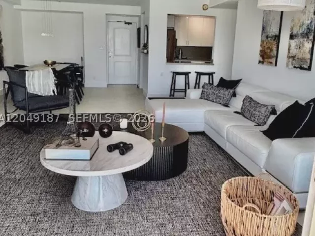 2-bedroom condo for sale in Sunny Isles Beach - 100 Bayview Dr 1906 - MondialRealty