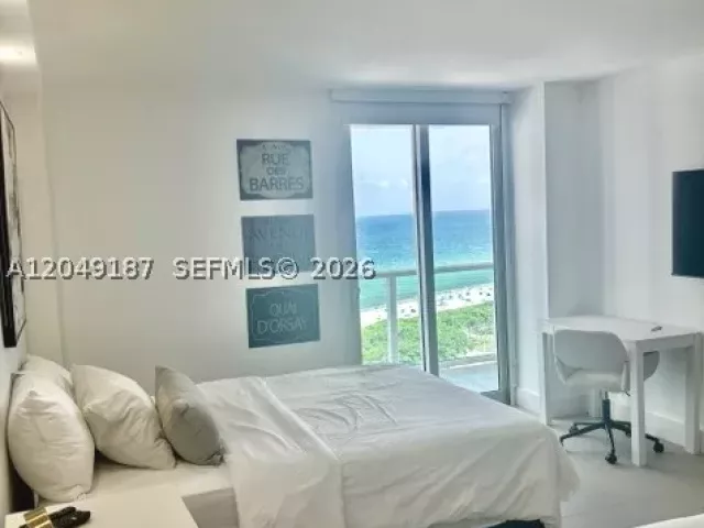 2-bedroom condo for sale in Sunny Isles Beach - 100 Bayview Dr 1906 - MondialRealty