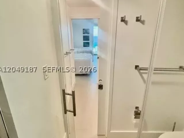 2-bedroom condo for sale in Sunny Isles Beach - 100 Bayview Dr 1906 - MondialRealty