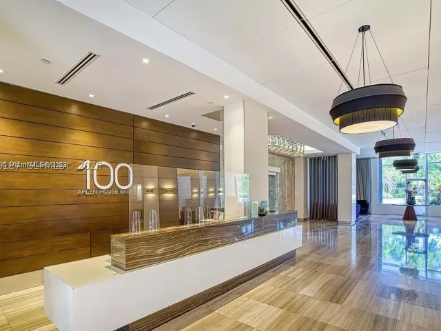 2-bedroom condo for sale in Sunny Isles Beach - 100 Bayview Dr 1906 - MondialRealty