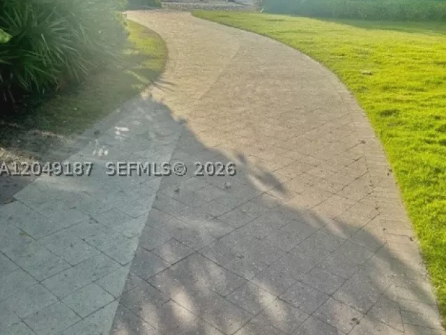 2-bedroom condo for sale in Sunny Isles Beach - 100 Bayview Dr 1906 - MondialRealty