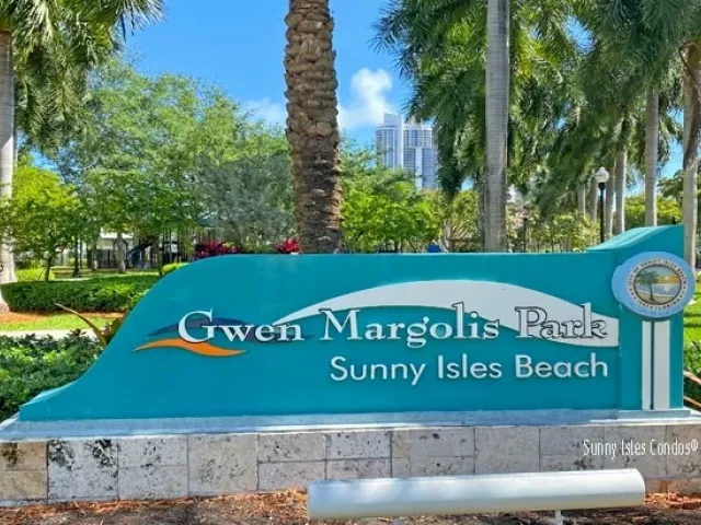 2-bedroom condo for sale in Sunny Isles Beach - 100 Bayview Dr 1906 - MondialRealty