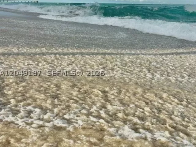 2-bedroom condo for sale in Sunny Isles Beach - 100 Bayview Dr 1906 - MondialRealty