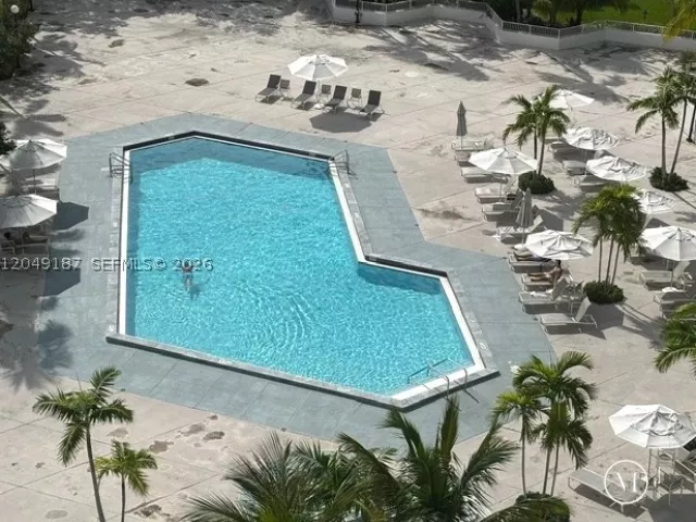 2-bedroom condo for sale in Sunny Isles Beach - 100 Bayview Dr 1906 - MondialRealty