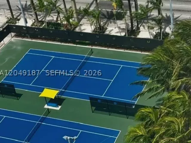 2-bedroom condo for sale in Sunny Isles Beach - 100 Bayview Dr 1906 - MondialRealty