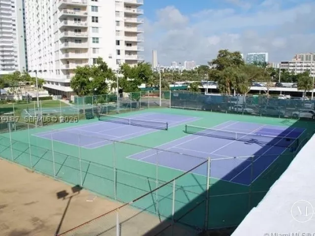 2-bedroom condo for sale in Sunny Isles Beach - 100 Bayview Dr 1906 - MondialRealty