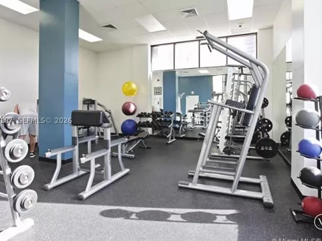 2-bedroom condo for sale in Sunny Isles Beach - 100 Bayview Dr 1906 - MondialRealty