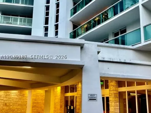 2-bedroom condo for sale in Sunny Isles Beach - 100 Bayview Dr 1906 - MondialRealty