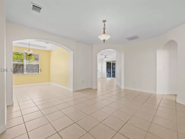 4-bedroom home for sale in Homestead - 10770 SW 245th St - MondialRealty