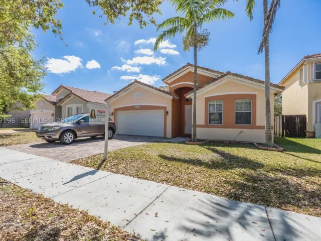 4-bedroom home for sale in Homestead - 10770 SW 245th St - MondialRealty